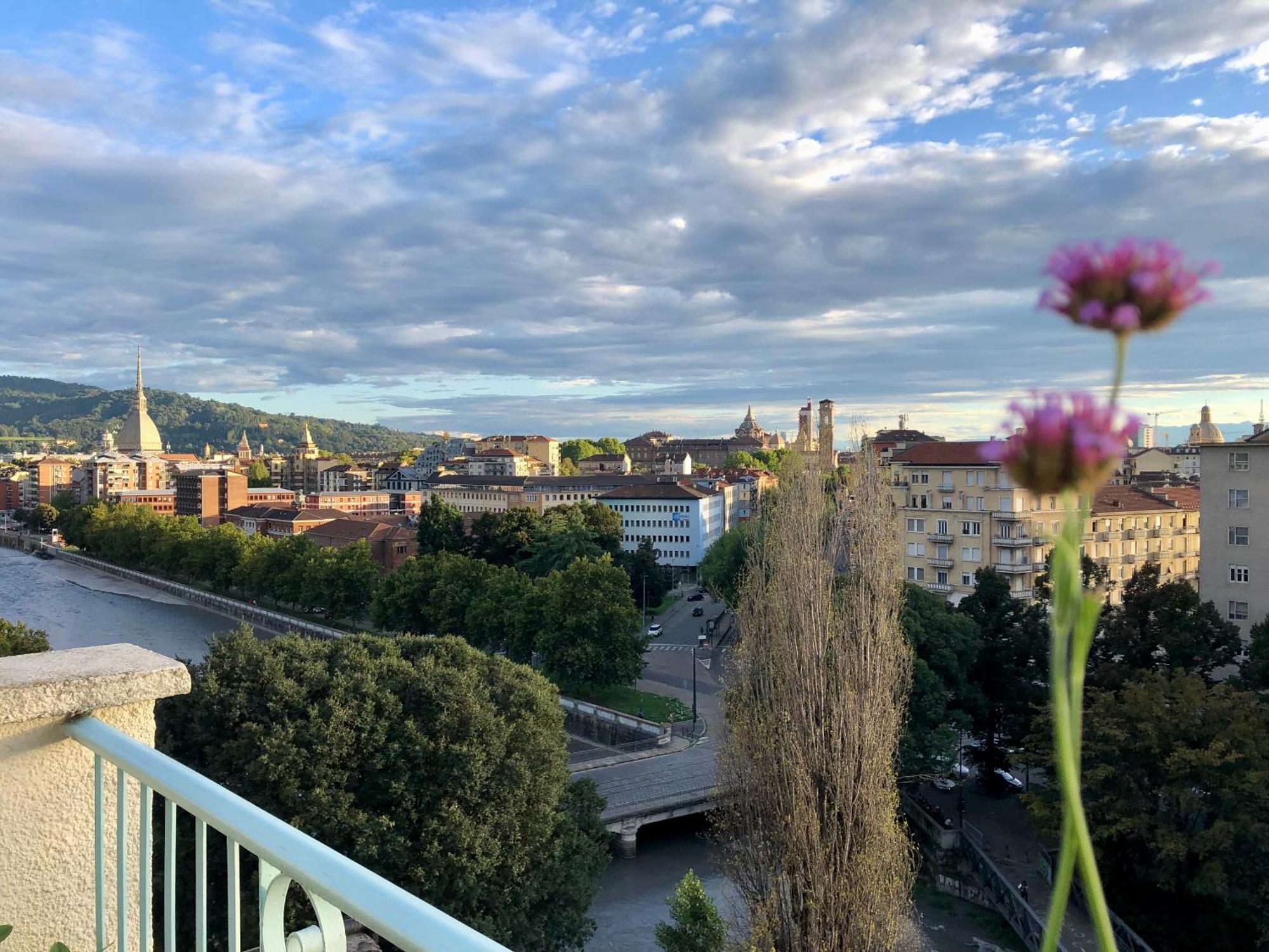 Ferienwohnung Attico Ellen Terrazza Con Vista Turin Exterior foto