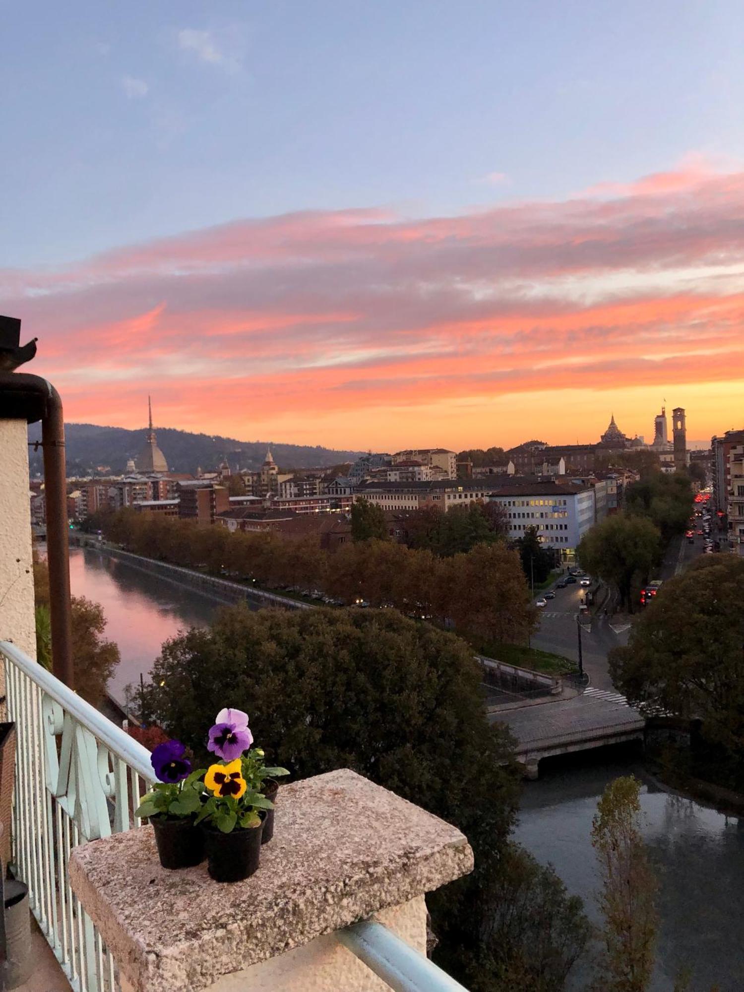 Ferienwohnung Attico Ellen Terrazza Con Vista Turin Exterior foto