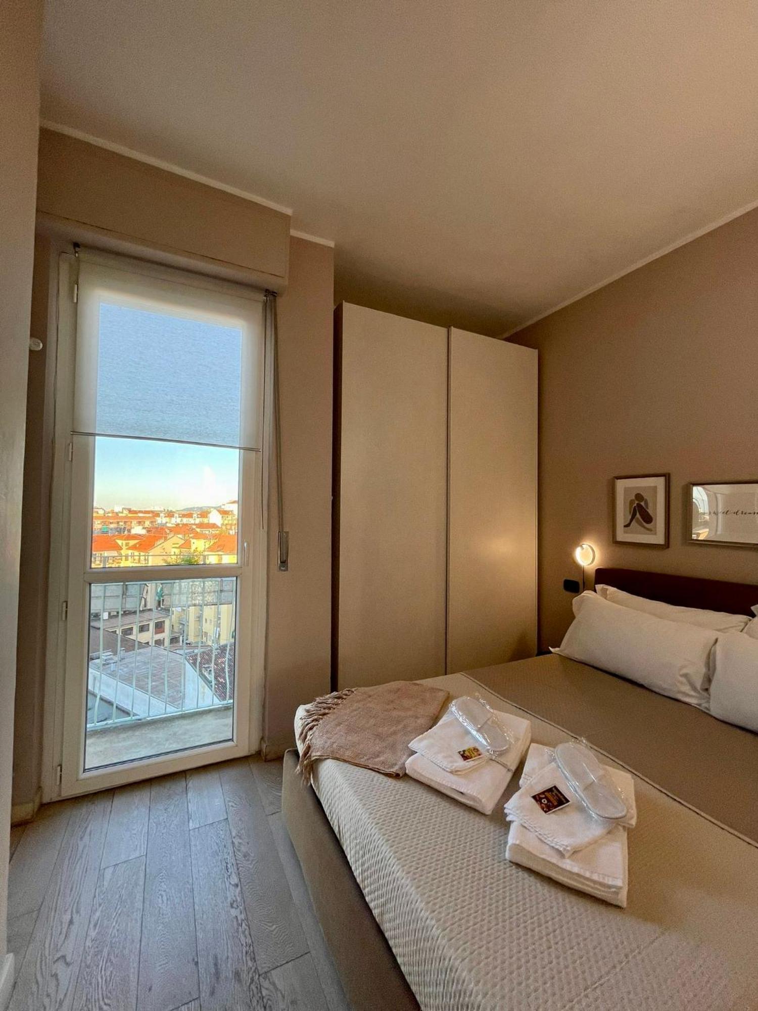 Ferienwohnung Attico Ellen Terrazza Con Vista Turin Exterior foto